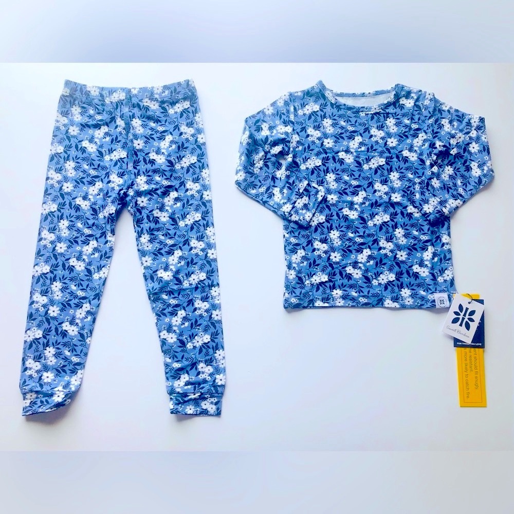 NWT Sweet Bamboo Vintage Floral Blue Bamboo Long Sleeve & Pants set - Picture 2 of 5